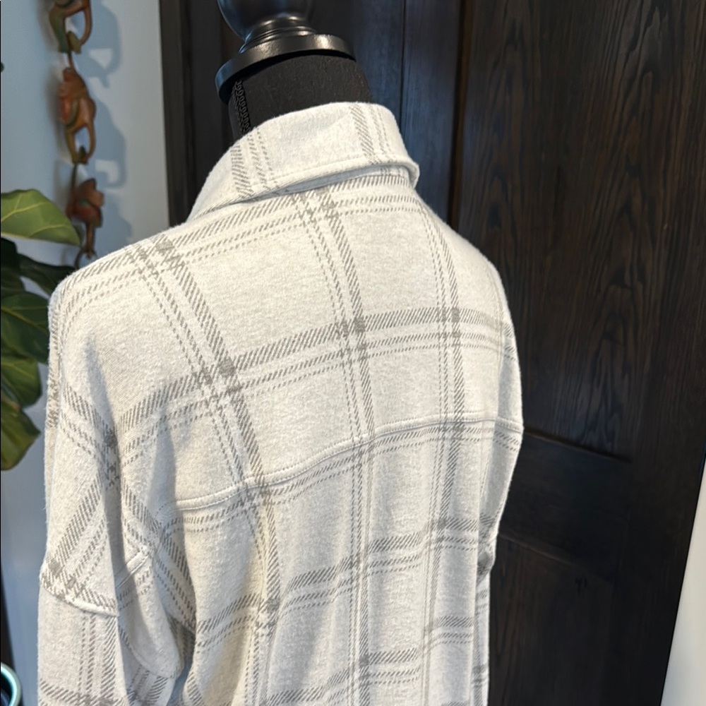 Faherty White Boxy Button Down Shirt - image 4